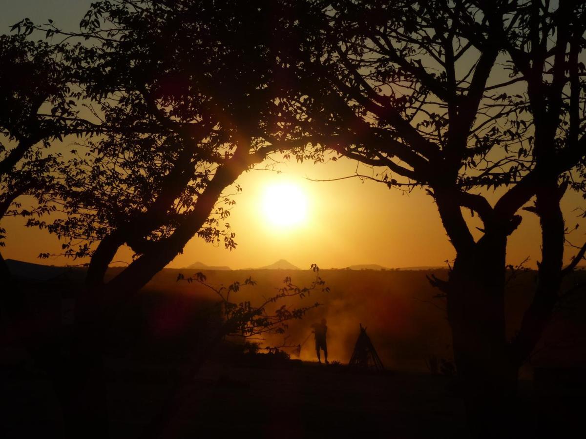 Ozohere Campsite And Himba Village Uis Exterior photo